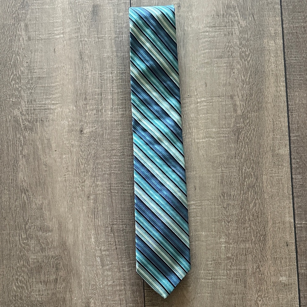Brooks Brothers Aqua and Silver Striped Tie